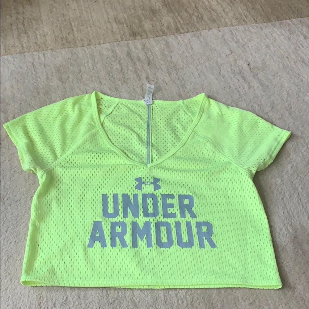 Under Armour cropped mesh t-shirt size xs